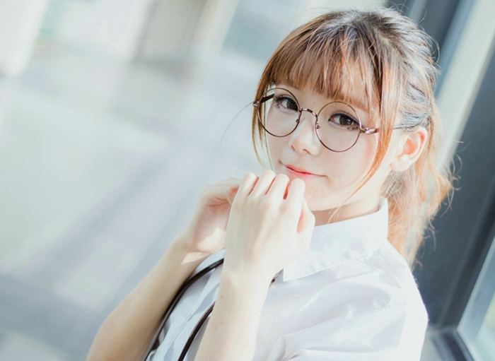 清纯眼镜美女可爱校园俏皮阳光唯美写真