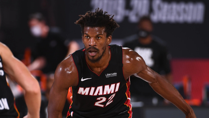 巴特勒领衔热火攻防两端压制对手