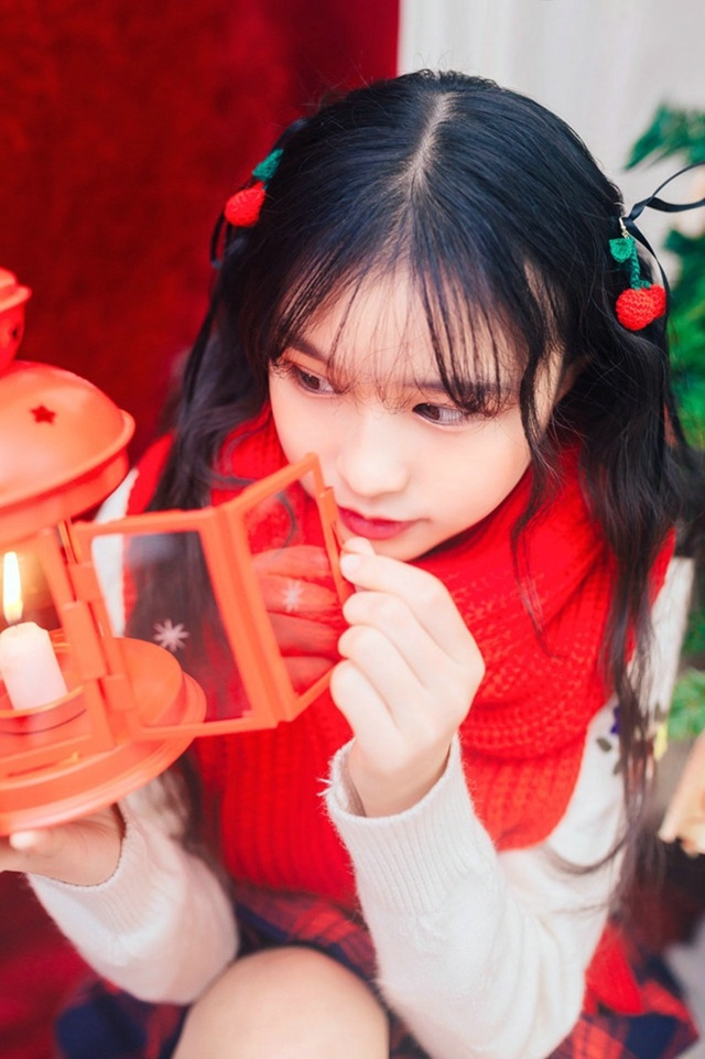 甜美梦幻少女烂漫圣诞装优雅唯美写真