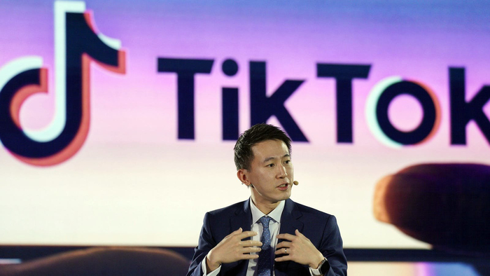 真实的情况应该是雷军10年长约伤了他的心后,正好遇到了张一鸣,tiktok