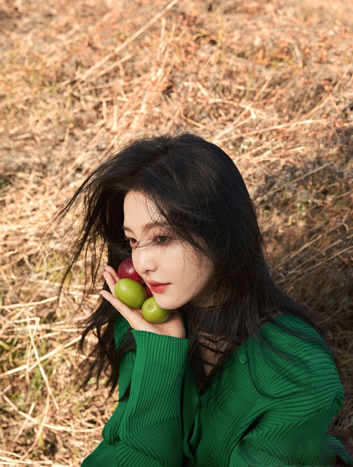 章若楠 《ok!精彩》12月刊双封面释出,酷飒千鸟格套装