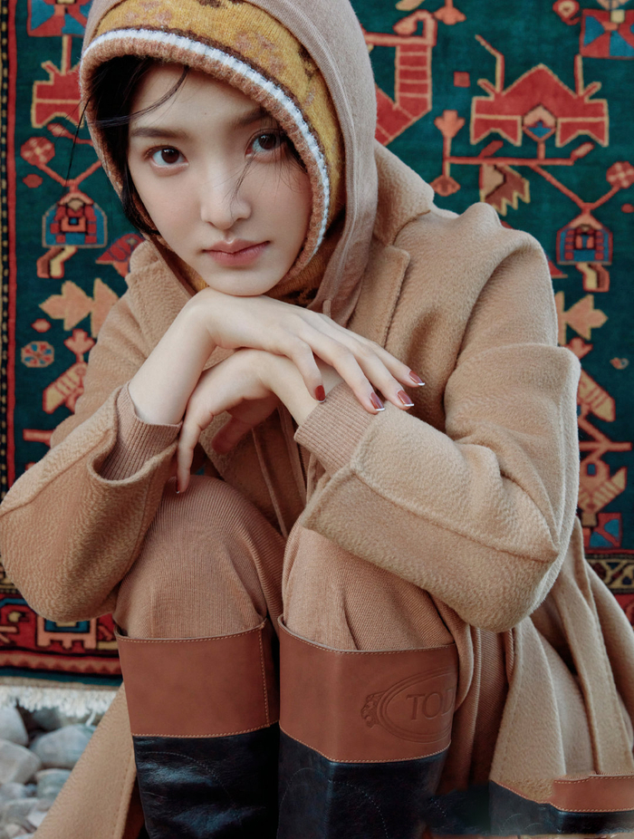 章若楠 《ok!精彩》12月刊双封面释出,酷飒千鸟格套装