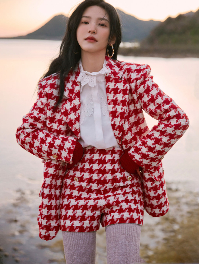 章若楠 《ok!精彩》12月刊双封面释出,酷飒千鸟格套装