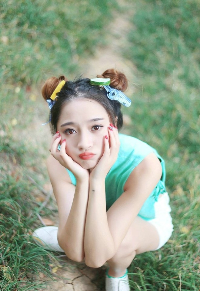 时尚白皙萌妹子清纯唯美活力写真