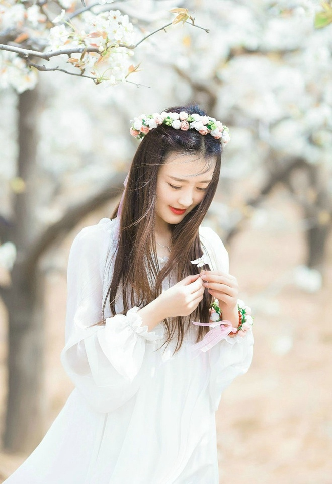 花环美女樱花园俏皮可爱靓丽唯美写真