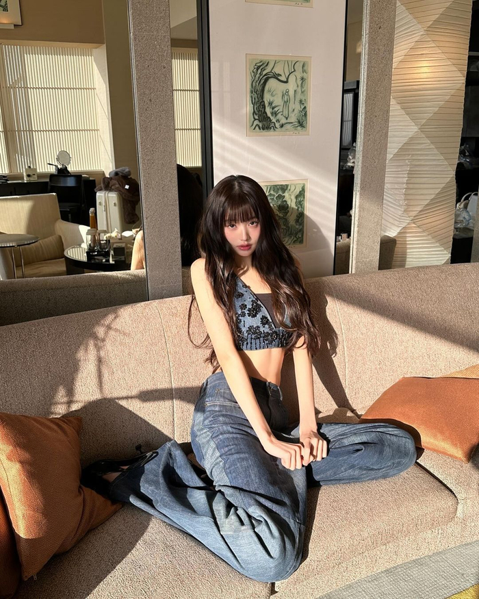 ive成员张员瑛社交平台发近照秀身材|近照|身材|女团_新浪新闻