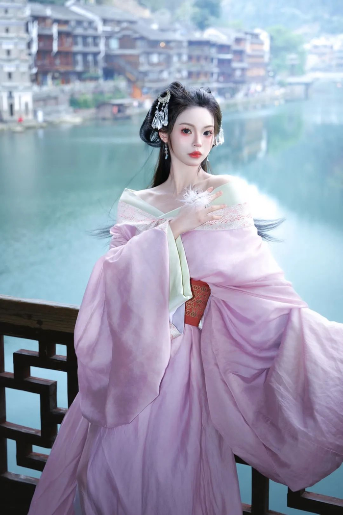 古风美人香肩玉颈优雅清纯唯美写真