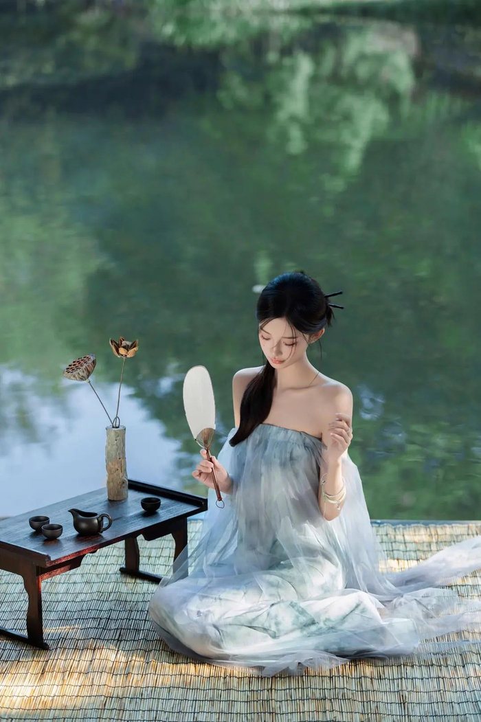 江南古韵香肩美人青春优雅唯美写真__财经头条