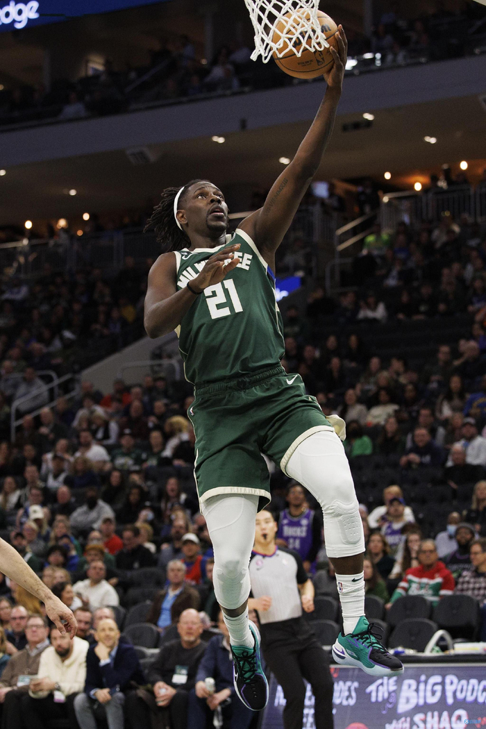 朱霍勒迪nba生涯最高51分8助!30投20中,本赛季加盟凯尔特人队