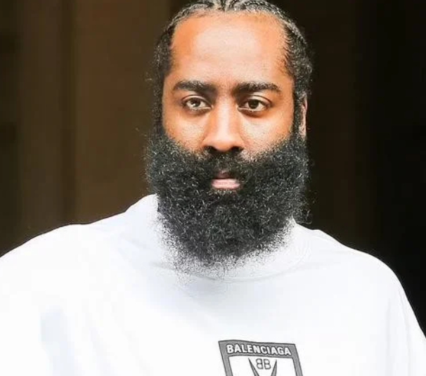 哈登组织能力依旧但防守短板明显