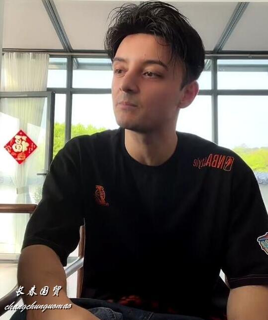 23岁童星阿尔法近照,眉清目秀阳光帅气,自爆瘦身秘诀