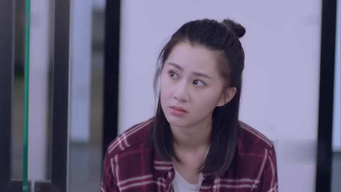 逆流而上：杨光人帅心善，帮实习生拼图，大叔好大叔香啊！