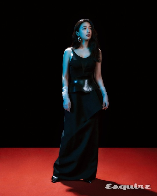 韩国女艺人表艺珍最新杂志写真曝光|杂志|韩国女艺人|版权所有_新浪新闻