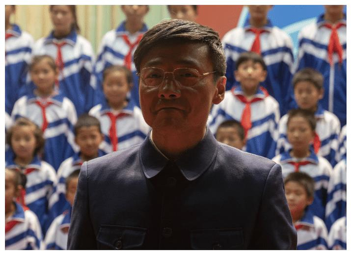 扮演马德宝的演员白宇帆,是一个货真价实的95后的年轻演员,他从一个