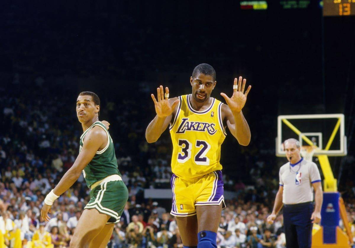 历史唯一新秀总决赛mvp,湖人名宿魔术师约翰逊,场均42 15 13