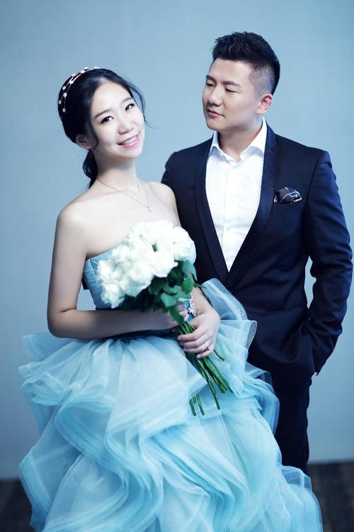 陈一冰妻子惊艳亮相红毯!娇妻面色红润身材傲人,微胖而韵味十足