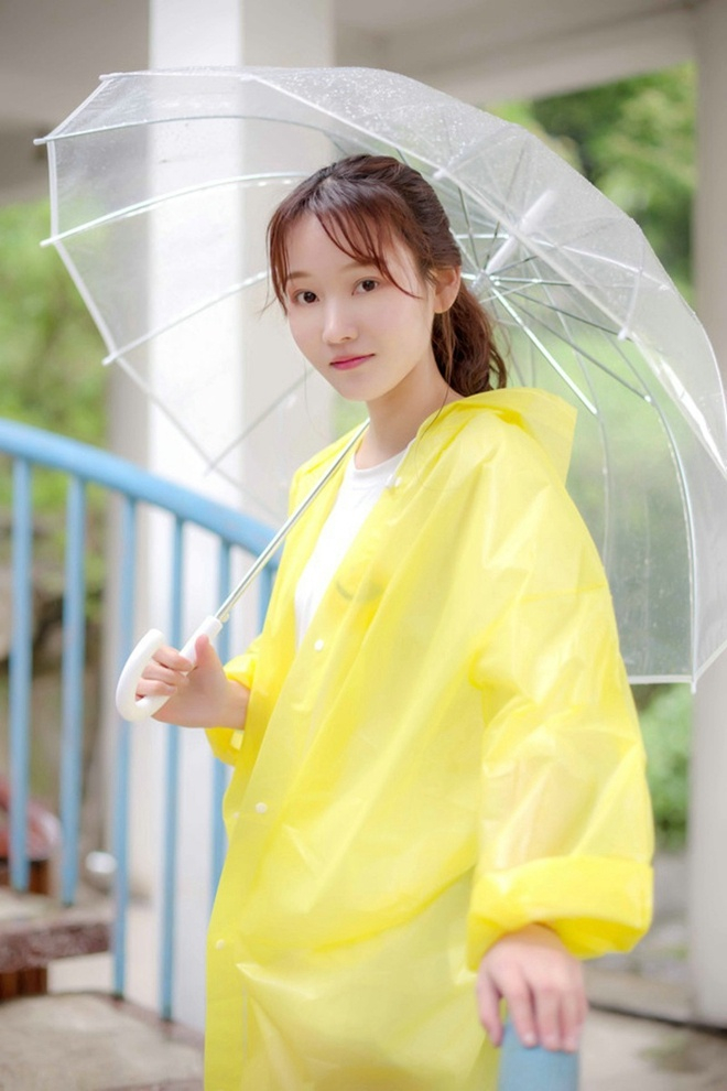 清纯可爱妹子雨天清新娇巧甜美写真
