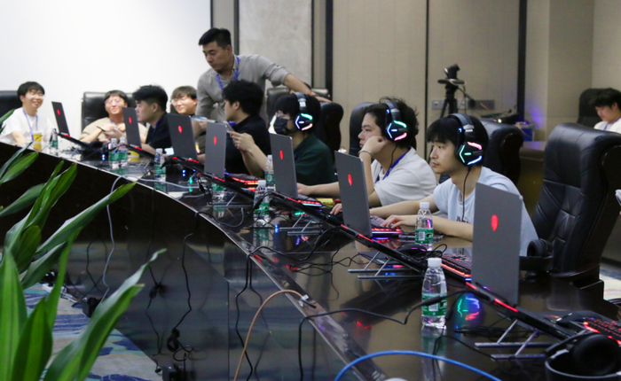 神舟电脑新品发布会2台神舟高算力ai轻松超越1辆小米su7