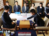 弈客签约｜片冈聪眼中的本因坊战——从秀哉传下来的棋盘说起