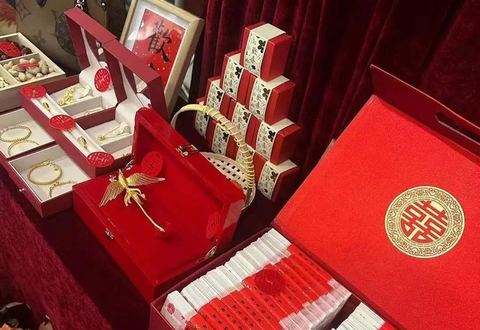 恋爱 6 年未领证分手，男方索 135 万，法院判返还 9 万