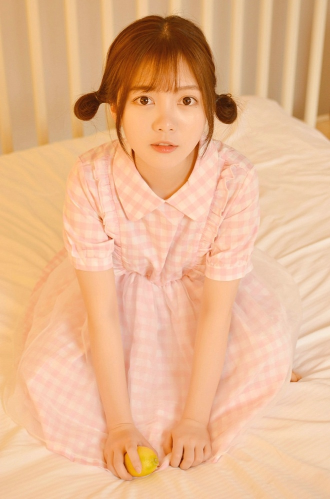 清纯美少女自信甜美秀气优雅唯美写真