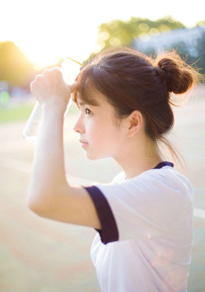 清纯靓丽美女户外甜美阳光俏皮唯美写真