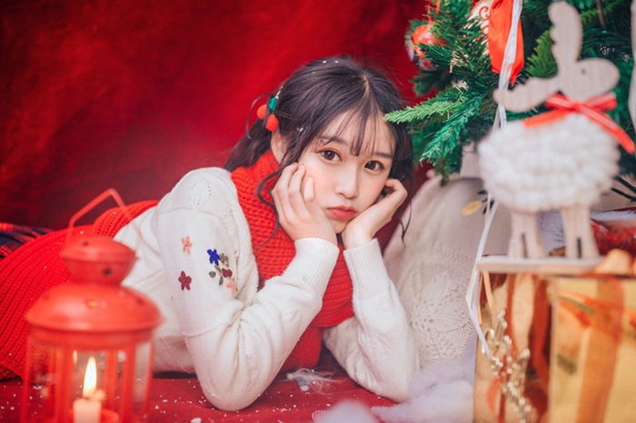 甜美梦幻少女烂漫圣诞装优雅唯美写真