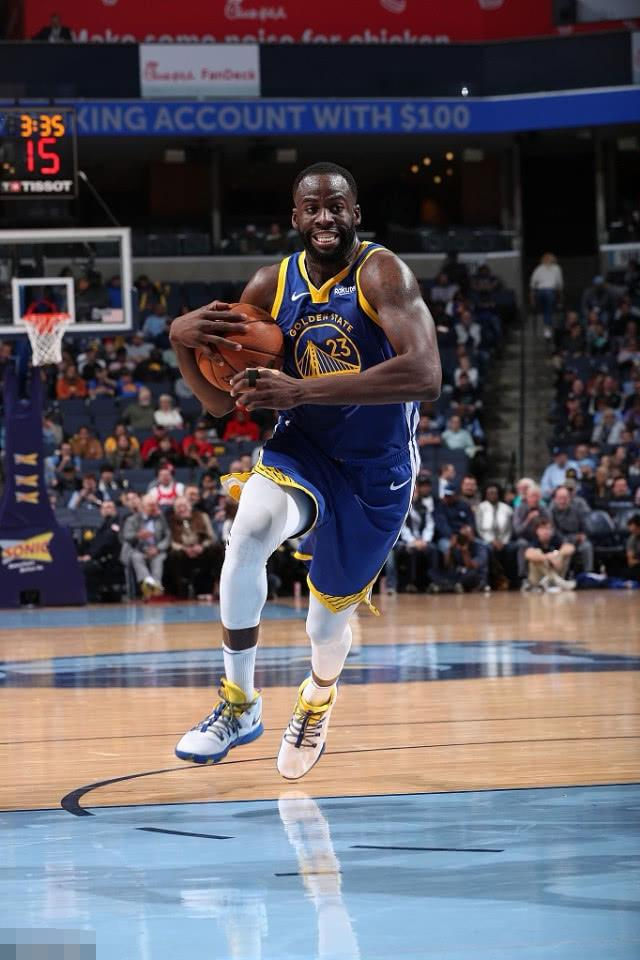 nba现役单场抢断王勇士追蛋格林狂砍4分11板10助10抢断5盖帽