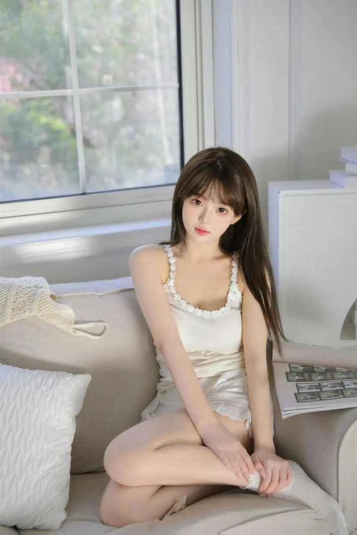 可爱少女优雅笑容自信清纯唯美写真