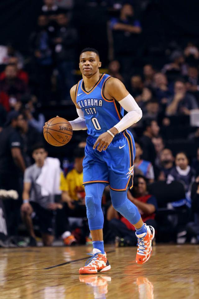 nba现役单场助攻王也是历史三双王雷霆威少24次助攻盘活全场