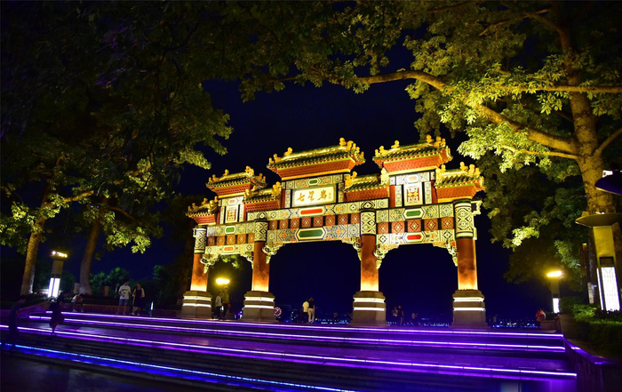 肇庆这座千年古城夜色迷人,这几处夜游美景一定要打卡__财经头条__新浪财经