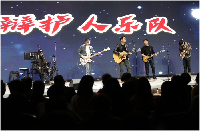 长沙律师聚集才艺大比拼,让歌星、笑星无路可走|笑星|歌星|律师_新浪新闻