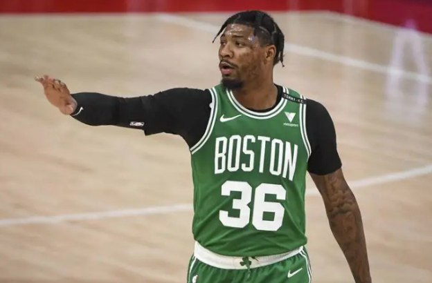 斯玛特伤愈复出立奇功