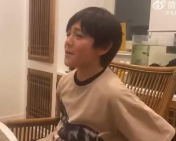 刘烨儿子诺一近照变化大,模样帅气成熟,说东北话被网友称赞