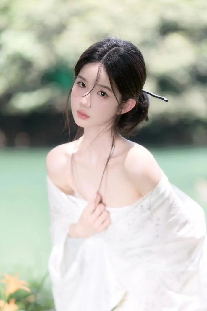 香肩古风美人户外优雅可爱唯美写真