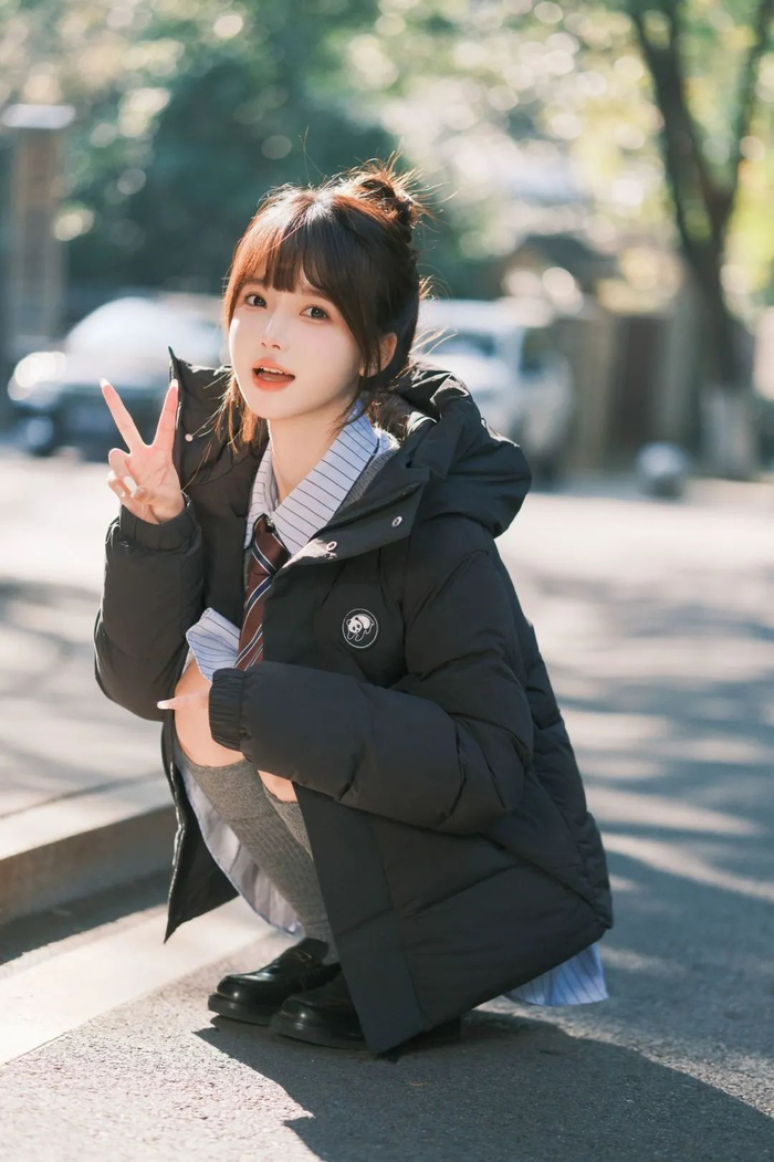 甜美少女校园风优雅可爱自信唯美写真