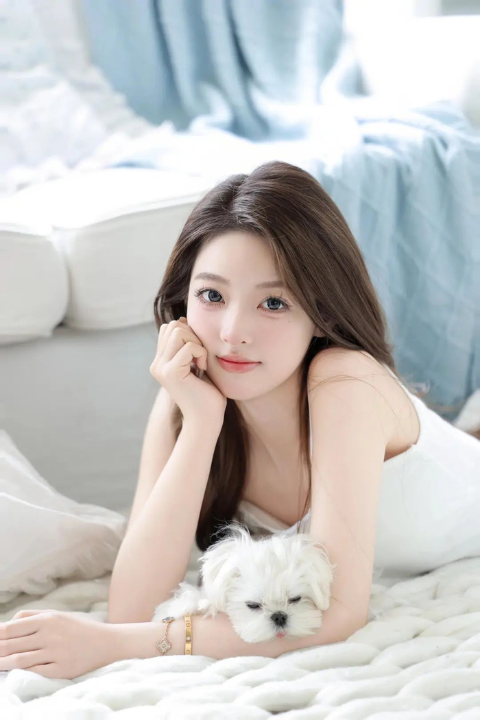 优雅抱猫少女自信青春可爱迷人唯美写真