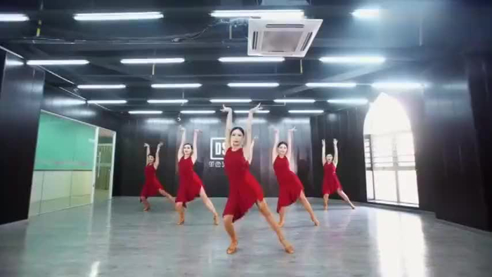 超火舞蹈《东西》拉丁舞版，简单易学又可爱的舞蹈