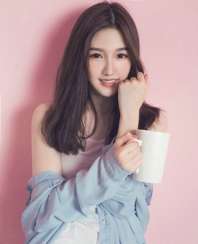 粉色迷人靓丽女神气质清纯养眼唯美写真