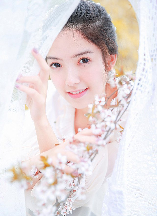 桃花落白裙子美女纯净通透优雅唯美写真