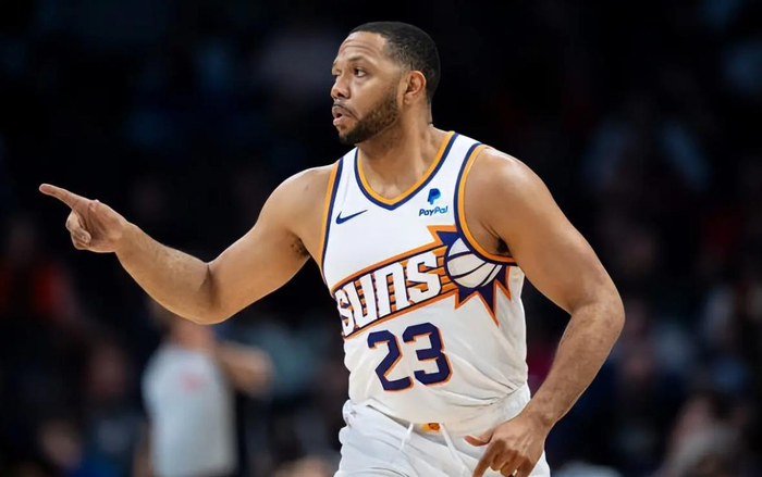 圆脸戈登拒绝续约太阳队,底薪加盟76人,或携手恩比德马克西乔治