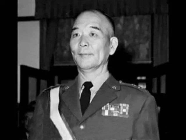 蒋公眼中的“国之栋梁”:张灵甫、黄百韬、胡琏,他们有啥本事|将领|高级将领|派系|万家岭|向前冲_新浪新闻