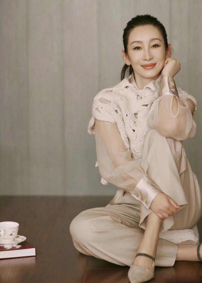 秦海璐发博晒出旅行穿搭,她说舒适最重要__财经头条