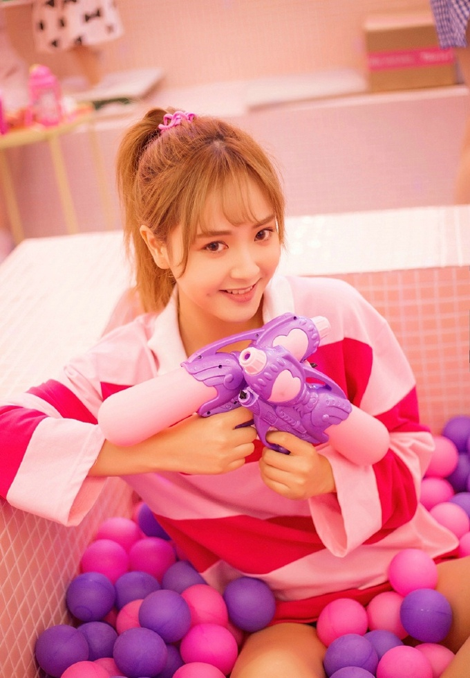 气质美少女靓丽迷人养眼唯美优雅写真