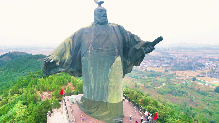 航拍亚洲最大的历史人物雕像:芒砀山大汉雄风