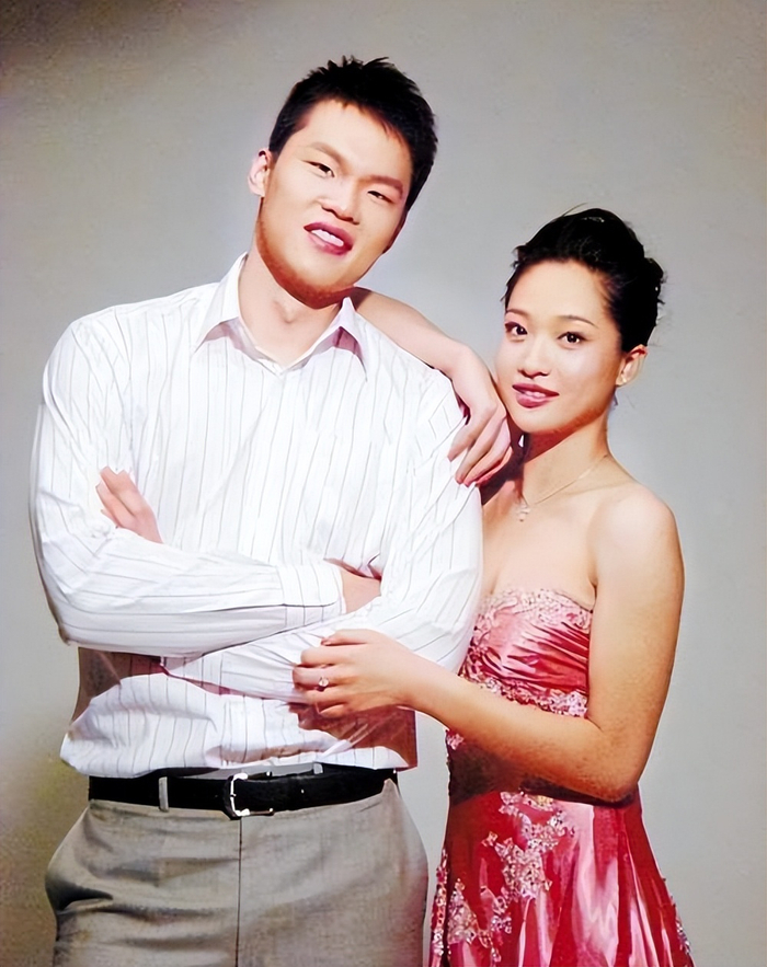 600桌婚礼已成往事|胡美|朱芳雨|不惑之年_新浪新闻