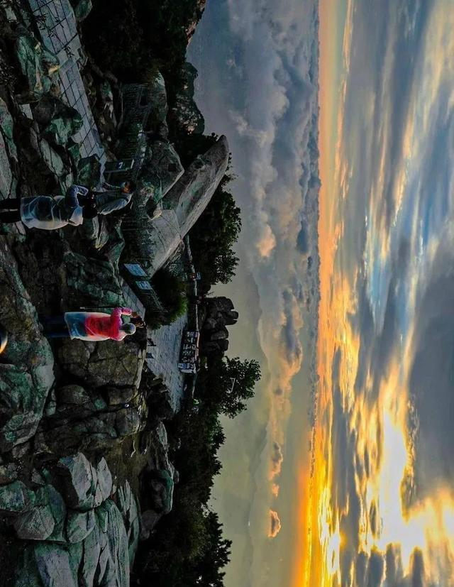 雨后泰山呈现绝美画卷