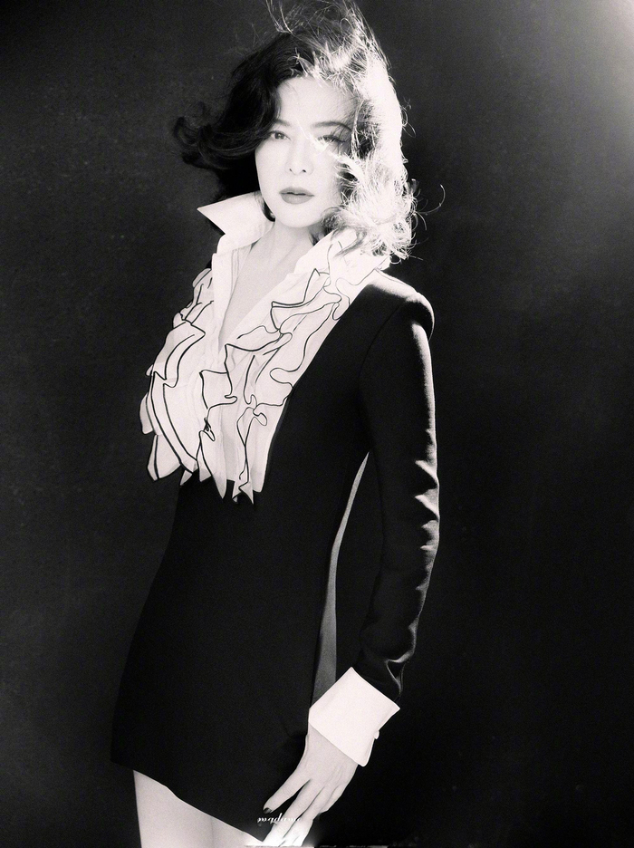 关之琳登上费加罗11月刊封面好久不见的老牌香江美人