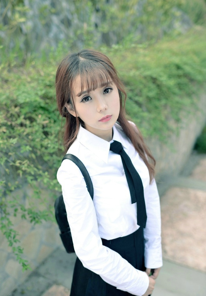 90后养眼美女清纯甜美阳光俏皮写真
