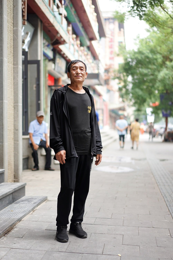 沈阳有个市长,叫马向东,这人搞腐败,贪污受贿还赌博,据说输了几个亿.